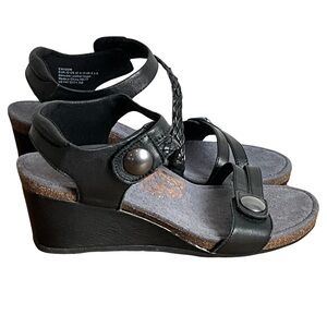 Aetrex Naya Black Leather Wedge Sandals, New in Box, EU Size 42